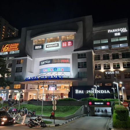Mg Casa Inn - Mutiara Gurney George Town Buitenkant foto